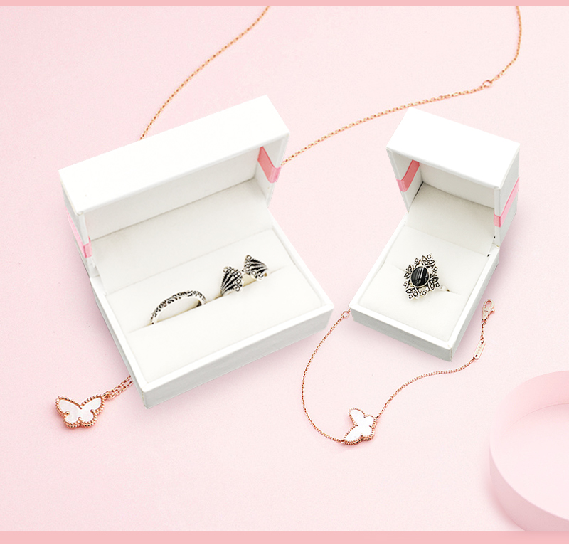 Branded jewelry packaging