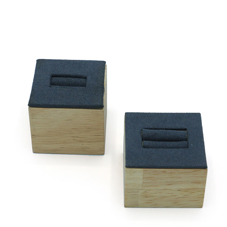 JDA009 leather jewellery display accessory